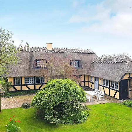 Idyllic Countryside Retreat-By Traum